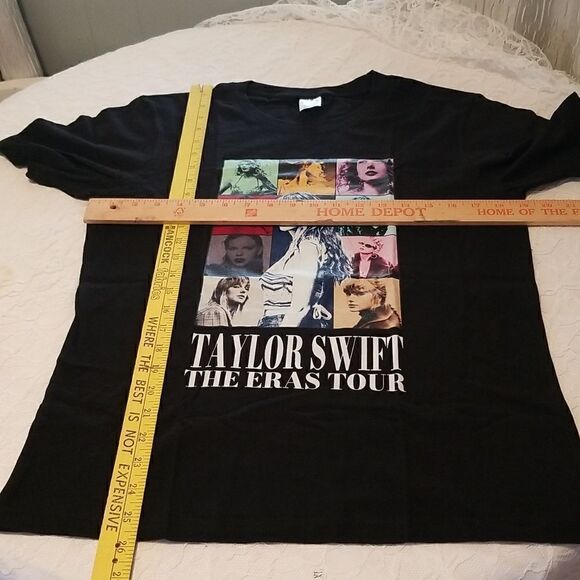 Taylor Swift Tshirt, size M new never worn in original Package - Picture 6 of 12